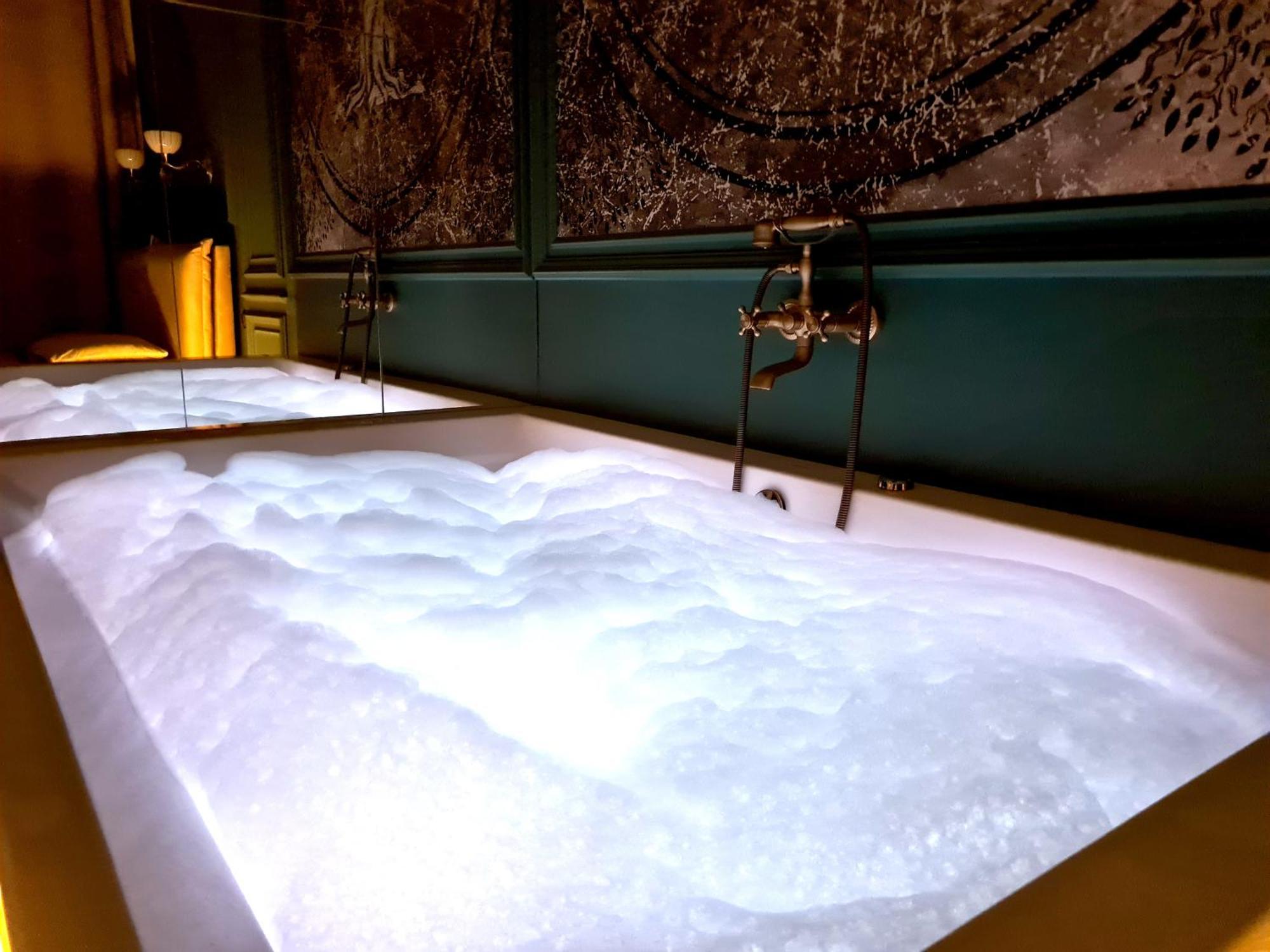 Appartamento Art Jacuzzi Koletek Cracovia Esterno foto